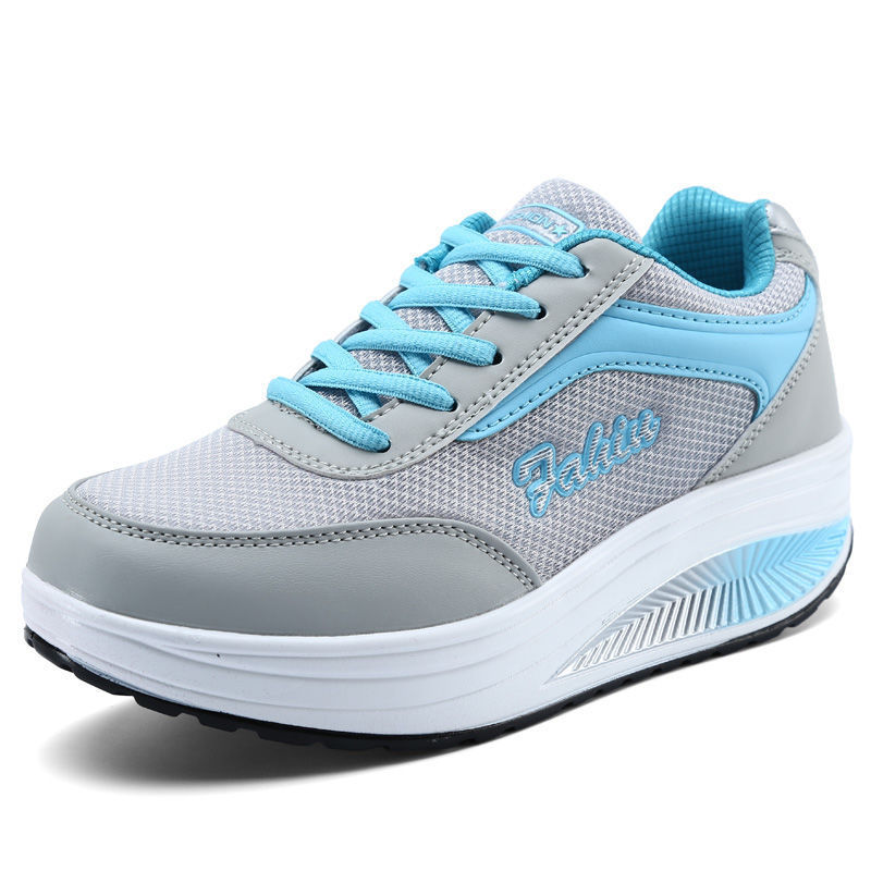 Chaussures de voyage et sport pour femmes